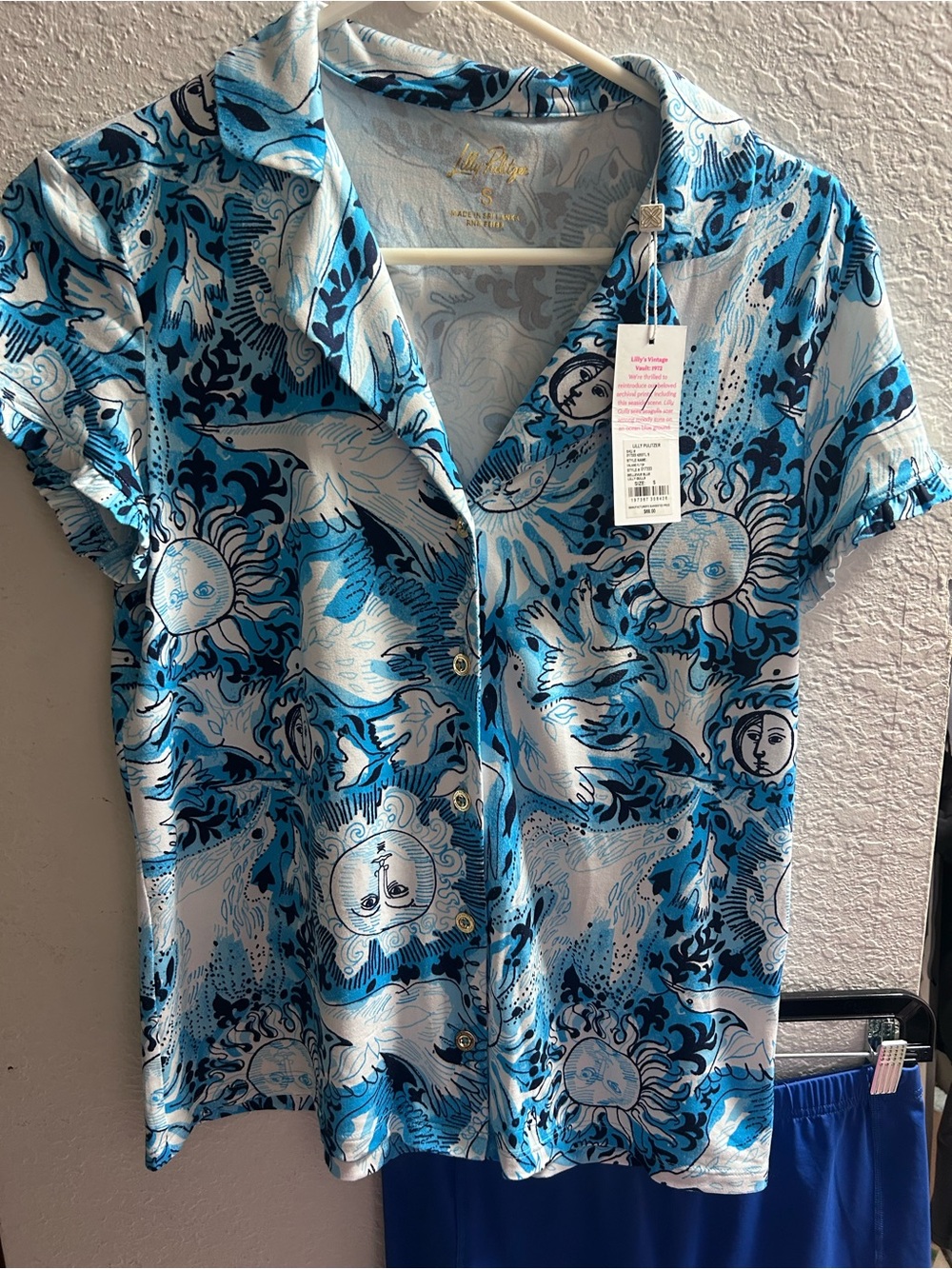 Lilly Pulitzer sun and moon women size small sky blue & navy button down  PJ top